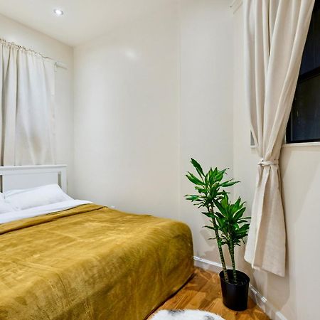 Central & Cozy 2 Bd Apt In Manhattan New York Bagian luar foto