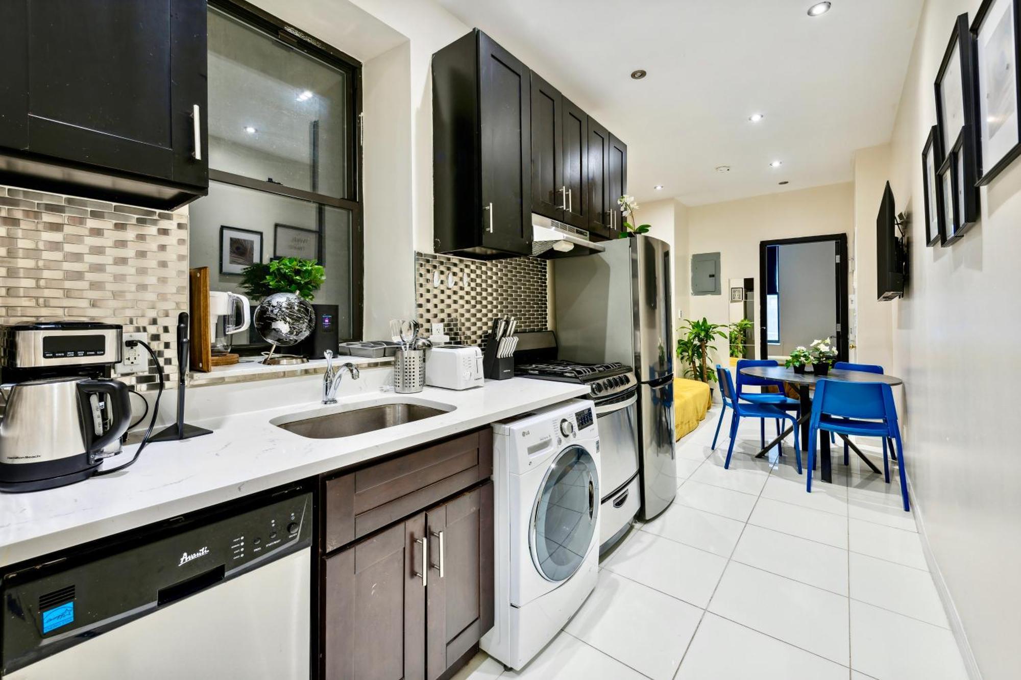 Central & Cozy 2 Bd Apt In Manhattan New York Bagian luar foto